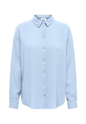 Lyseblå skjorte med lange ærmer, knapper foran og tekstureret stof samt klassisk krave. Skjorten har en let løs pasform og manchetter på ærmerne.