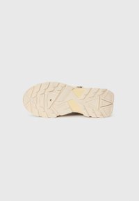 ARKK Copenhagen DURATEK UNISEX - Høye joggesko - chocolate cream