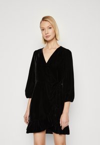 GAP WRAP MINI - Kokteilikleit/peokleit - black