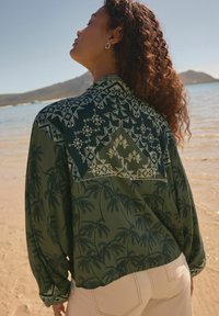 Next TIE FRONT KIMONO COVER-UP - Suvejakk - khaki green palm