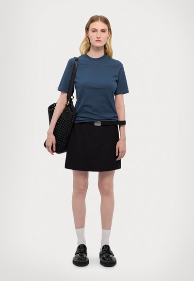 Filippa K MOCK NECK TEE - T-shirt basique - dawn blue