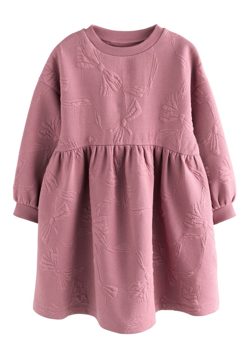 Rosa sweatkjole med quiltede sløjfe mønstre, lange ærmer, ribstrikkede manchetter og et samlet skørt for en afslappet form.