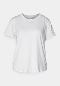 Camiseta atlética blanca de manga corta con cuello redondo, hecha de una tela suave. Presenta un sutil logo gris de Nike en el pecho.