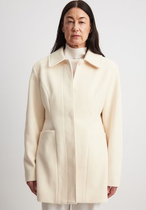 NA-KD MIT MARKANTEN SCHULTERN - Klasikinis paltas - offwhite