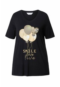 Černé bavlněné tričko s hravým grafickým motivem balónu ve zlaté, bílé a zvířecí potisku, s textem "SMILE love live" v metalickém písmu.