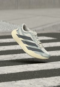 Non sélectionné, cloud white/grey four/silver-coloured