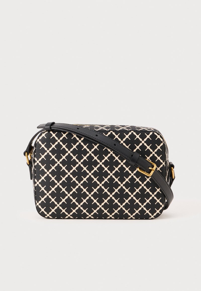 Mustvalge crossbody kott geomeetrilise mustriga, ristküliku kuju, lukuga sulgemine ja reguleeritav nahkrihm kuldsete detailidega.