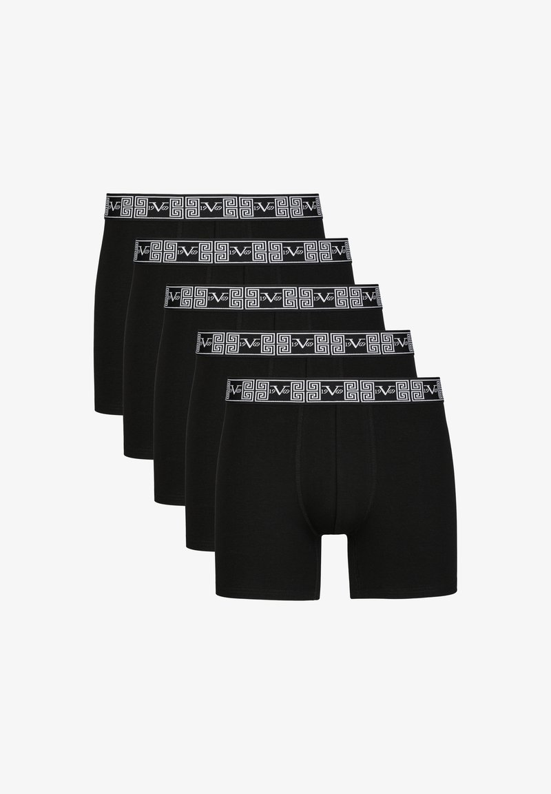 Zwarte katoenen boxershorts met een contrasterende elastische tailleband met een geometrisch patroon. Vijf paar zij aan zij gerangschikt.
