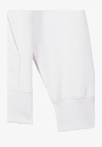 Non selezionato, white