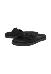 Zwarte suede schuin-slippers met een brede band en een hartvormige gesp, en een dikke, getextureerde zool voor comfort.