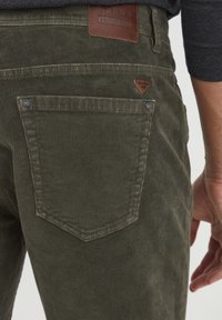 Blend BHMANTINO - Shorts - forest night