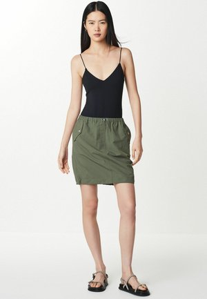 REGULAR FIT - Minifalda - khaki green