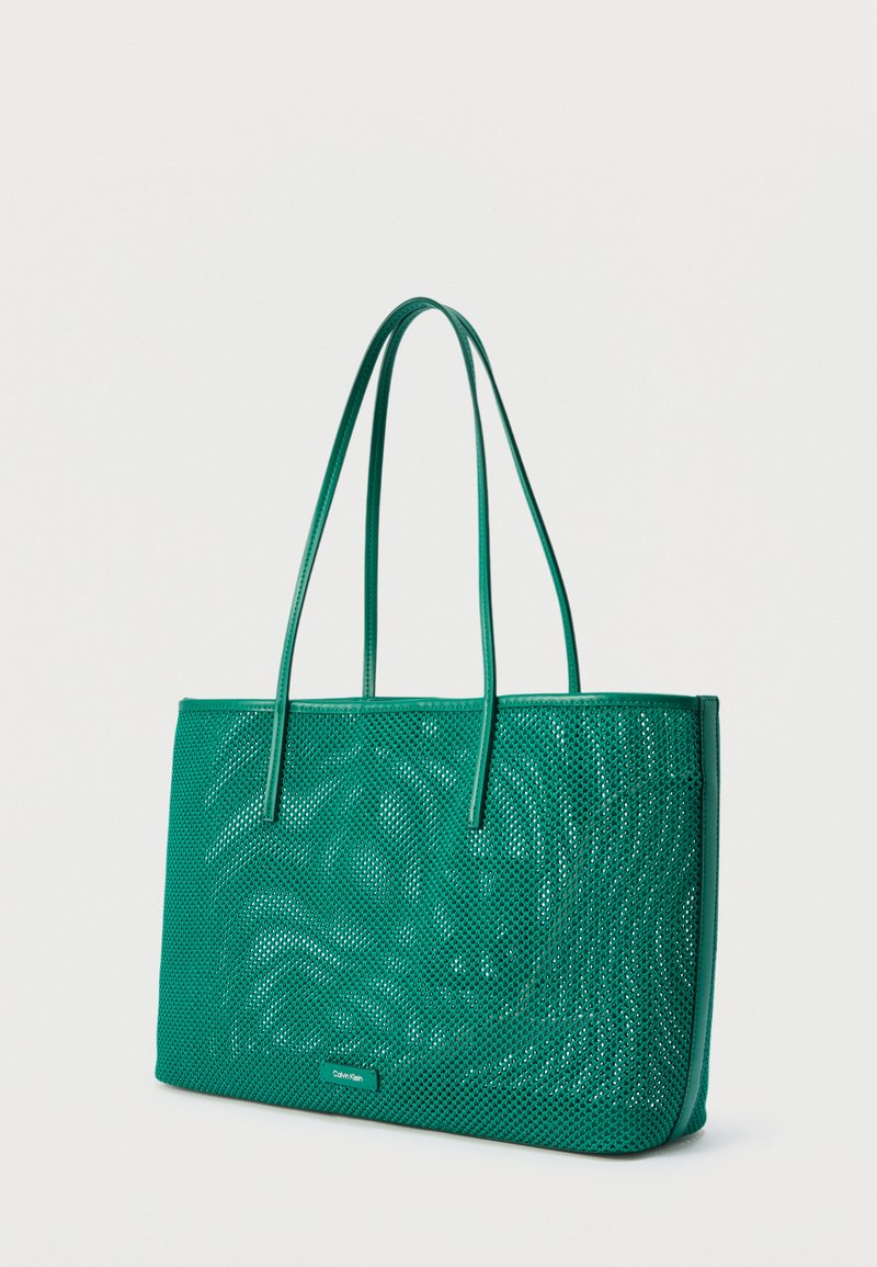 Calvin Klein EMBLEM TOTE SET - Velká kabelka - green