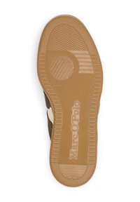 Braune Gummisneaker-Sohle mit strukturierten Mustern, rundem Akzent und "Marc O'Polo"-Label. Verfügt über ein Fischgrätenmuster für besseren Halt.