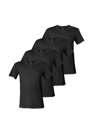 Cztery proste czarne T-shirty z krótkim rękawem i dekoltem w serek ułożone w przesuniętym rzędzie na białym tle.