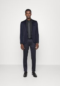 HUGO ARTI HESTEN - Fato - dark blue