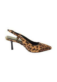 Leopárdmintás slingback magassarkú, hegyes orral, puha velúrból készült, vékony fekete sarkával és állítható pánttal a kényelmes illeszkedés érdekében.