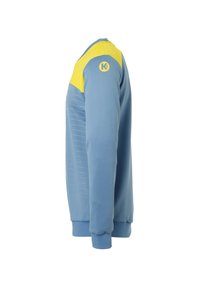 Blauwe sweatshirt met een gele accent op de schouder. Beschikt over ribbelmanchetten en een gestructureerd zijpaneel. Logo te zien op de linkermouw.
