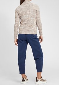 Oxmo Kofta - beige