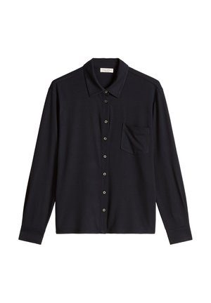 Granatowa koszula z długim rękawem, kołnierzykiem na guziki, przednią kieszenią i srebrnymi guzikami. Miękki materiał o gładkiej fakturze i luźnym kroju.