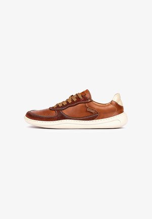 Pikolinos, ARANJUEZ BAREFOOT UNISEX - Zapatillas - light brown