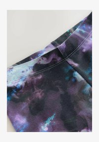 Unausgewählt, purple swirl