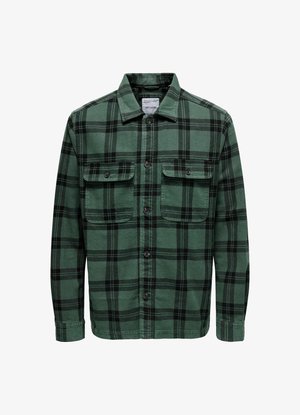 Grün-schwarz karierter Flanellhemd mit Kragen, Knopfverschluss und zwei vorderen Brusttaschen. Weiche Textur, lange Ärmel.