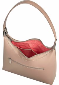 Sac à main en cuir rose au design incurvé, avec des accessoires en argent, un compartiment principal zippé et un intérieur rouge contrastant. Comprend une poche zippée à l'extérieur.
