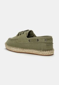 PULL&BEAR FLAT - Csónakcipők - khaki