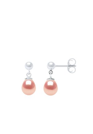 Boucles d'oreilles clous en argent avec des perles roses en forme de goutte pendantes, une vue de face et l'autre de côté avec fermoir à papillon.