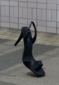 Δεν επιλέχθηκε, black