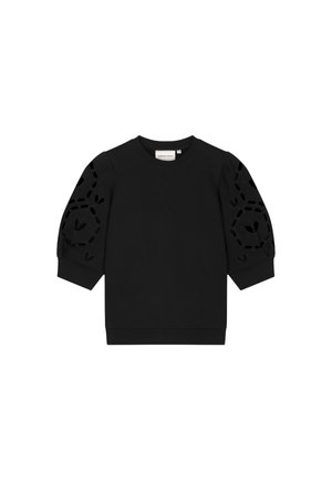 Zwarte sweatstof met driekwart mouwen, voorzien van uitgesneden hartmotieven op de mouwen. Soepele textuur met geribbelde boorden en halslijn.