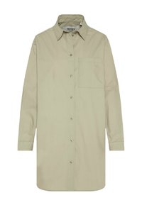 Langes beiges Hemdblusenkleid mit spitzem Kragen, einer Brusttasche und langen Ärmeln.