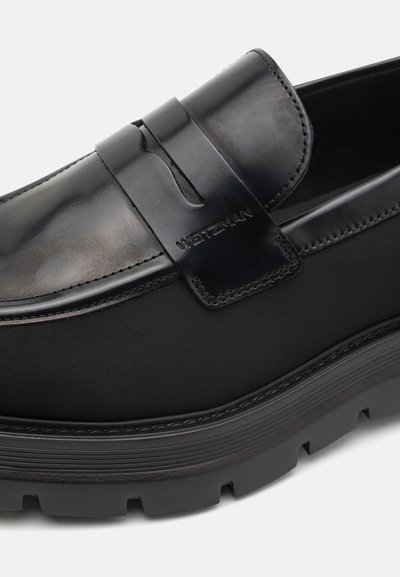 Stuart Weitzman CLUB LA PENNY LOAFER - Zapatos sin cordones - black