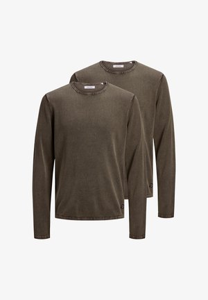 Due magliette a maniche lunghe color verde oliva con collo rotondo e dettagli di cucitura sottili, mostrate di fronte su uno sfondo bianco.