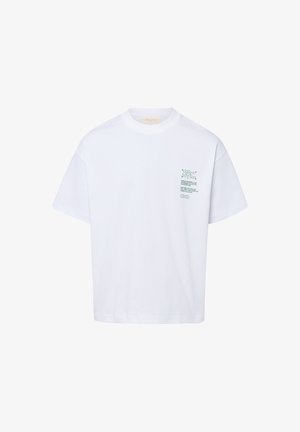 Weißes T-Shirt mit kurzen Ärmeln und Rundhalsausschnitt, mit kleinem grünem Text und Logo auf der linken Brust mit der Aufschrift "SRC" und zusätzlichem kleinerem Text darunter.