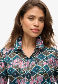 Superdry & Co Skjortebluser - mukaitsuru teal pink