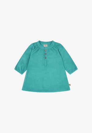 Abito lungo a maniche lunghe color teal con scollatura rotonda, dettagli con bottoni e tessuto arricciato sulle spalle. Presenta un orlo curvo e una texture morbida.