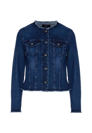 Denimjack in donkerblauw met een rafelige kraag en zoom, met zes knopen, twee borstzakken en een gestructureerde pasvorm.