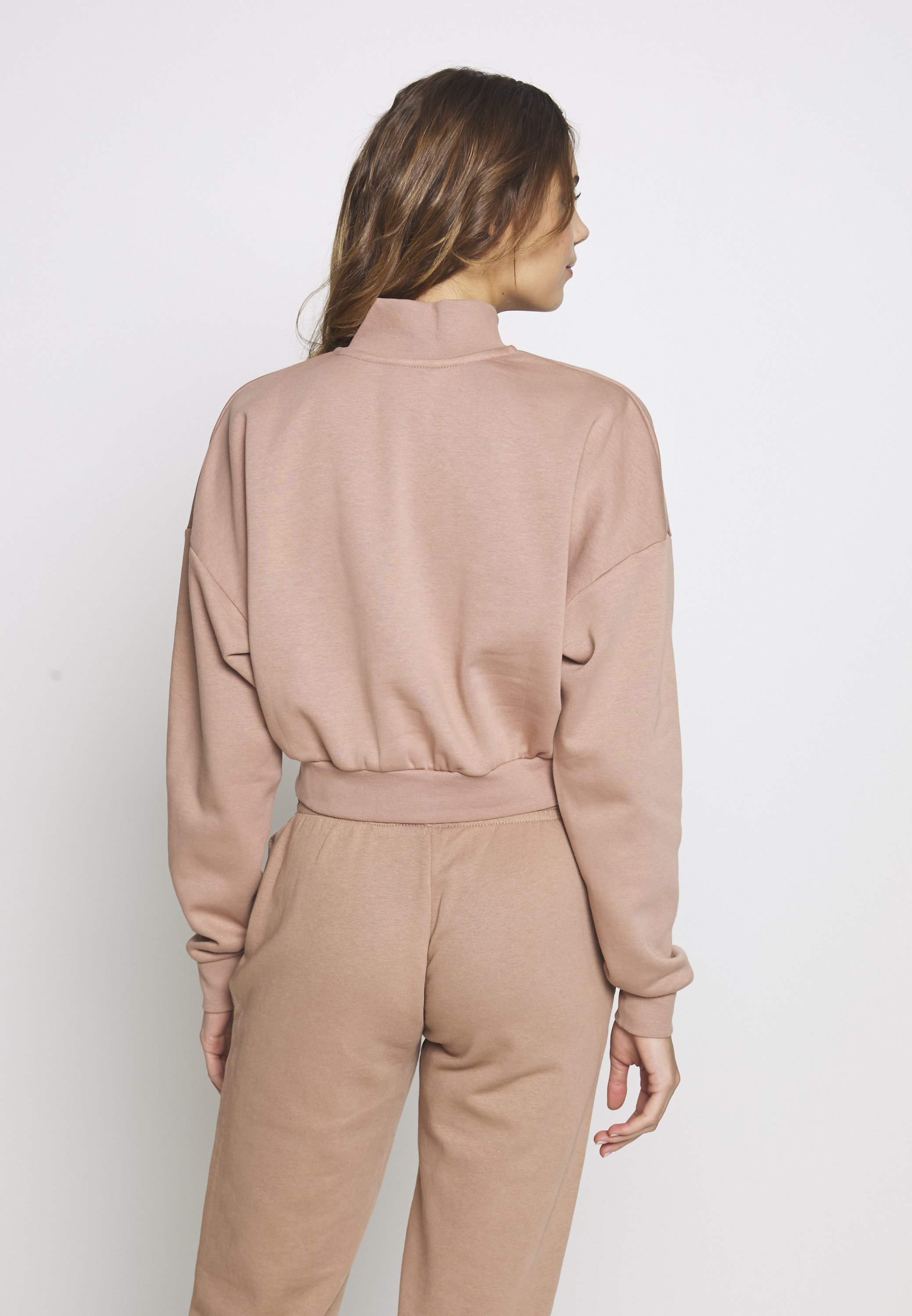 Nike Sportswear Sweatshirt desert dust(white)hellbraun Nike Sportswear Sweatshirt desert dust(white)hellbraun