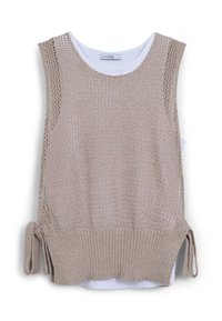 Top smanicato beige lavorato a maglia con design a rete aperta e strato bianco sottostante. Presenta un orlo a coste e lacci laterali per una vestibilità regolabile.