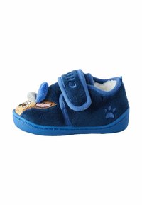 Blaue Plüsch-Kinderslipper mit einem Klettverschluss, mit einem gestickten Tiergesicht, weichem Futter und Pfotenabdruck-Akzenten.