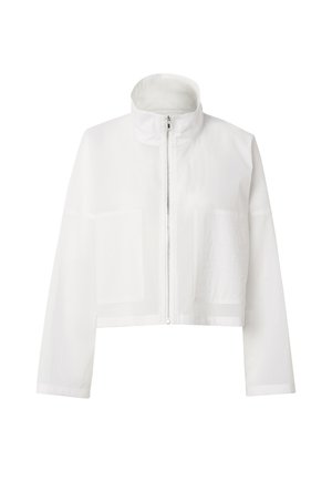 Hvid cropped jakke med lange ærmer, høj krave, lynlås foran og to store forlommer, vist på en ensfarvet baggrund.