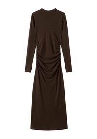 Abito marrone a maniche lunghe realizzato in tessuto morbido, con un design arricciato sul lato. L'abito presenta un collo alto e una silhouette aderente.