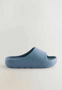 Blå slip-on sko med en glat, mat finish og et rundt design. Har en tyk sål og åben top for åndbarhed. Tekstureret for greb.