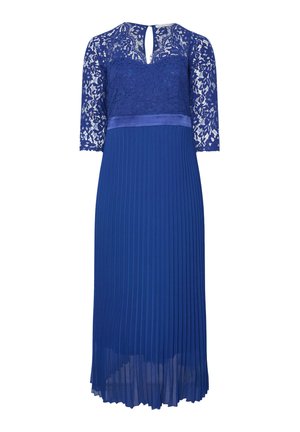 Blaues Kleid mit einer Spitzenoberseite und Dreiviertelärmeln, satinierter Taille und einem gefalteten Rock, der bis zum Knie reicht. Rückendetail mit Schlitz.