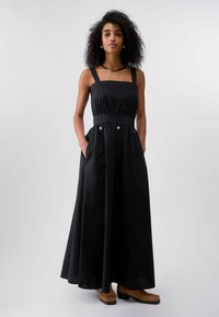 Sélectionné, black