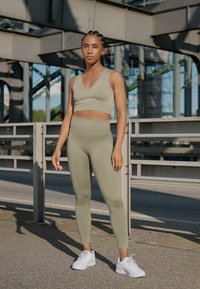 Björn Borg SEAMLESS LIGHT - Leggings - aloe