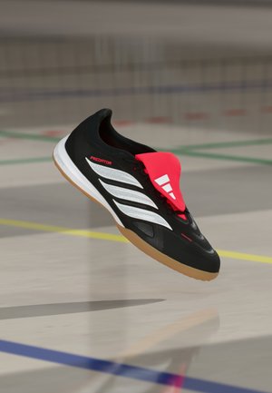 PREDATOR LEAGUE FOLD OVER TONGUE INDOOR - Salės futbolo bateliai - core black/footwear white/lucid red