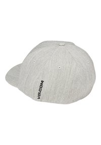 Grijze snapback pet van stof met een plat vizier, met een gestructureerde afwerking, een logo aan de zijkant en een knoopaccent bovenop.